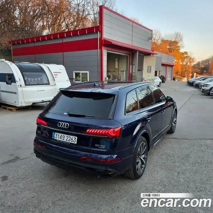 Audi Q7 2023 3.0 гидро в Москве № 163947, фото 5