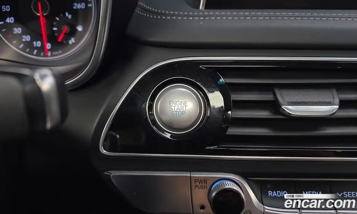 Genesis G70 2019 2.2 гидро в Москве № 1758799, фото 18