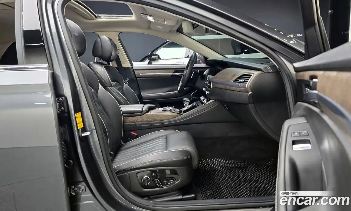 Genesis G90 2019 3.3 гидро в Москве № 1758857, фото 10