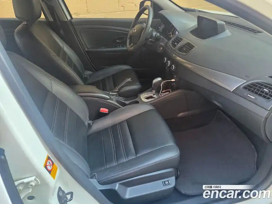 Renault SM3 2013 1.6 гидро в Москве № 1761639, фото 17
