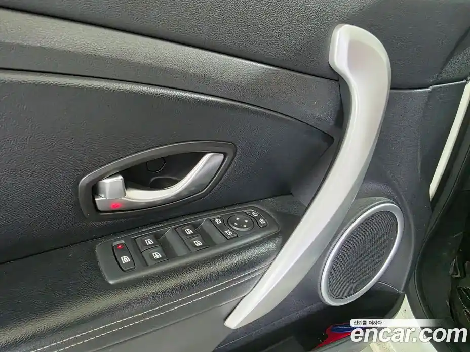 Renault SM3 2011 1.6 гидро в Москве № 1761654, фото 9