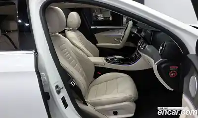 Mercedes-Benz E-Class 2019 2.0 гидро в Москве № 1762788, миниатюра 11