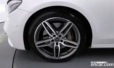 Mercedes-Benz E-Class 2019 2.0 гидро в Москве № 1762788, миниатюра 5