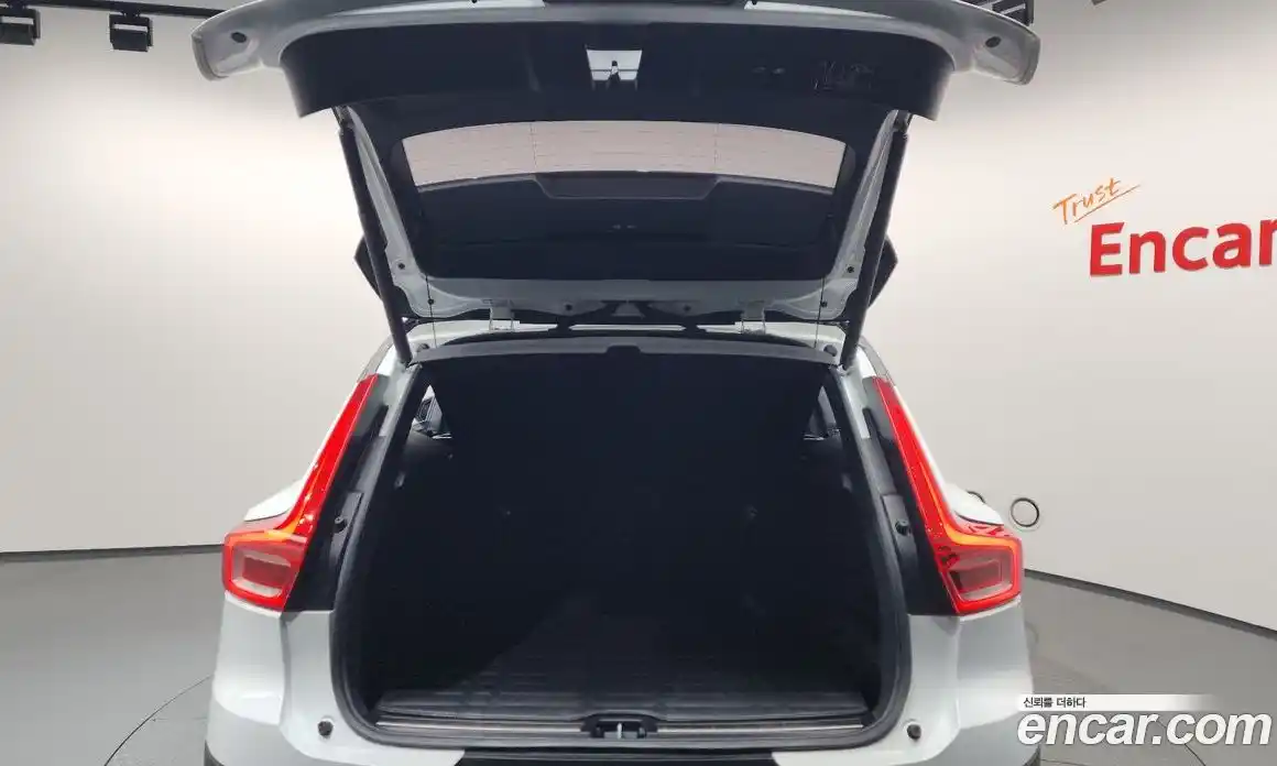 Volvo XC40 2018 2.0 гидро в Москве № 1763605, фото 20