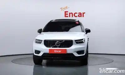 Volvo XC40 2018 2.0 гидро в Москве № 1763605, миниатюра 3