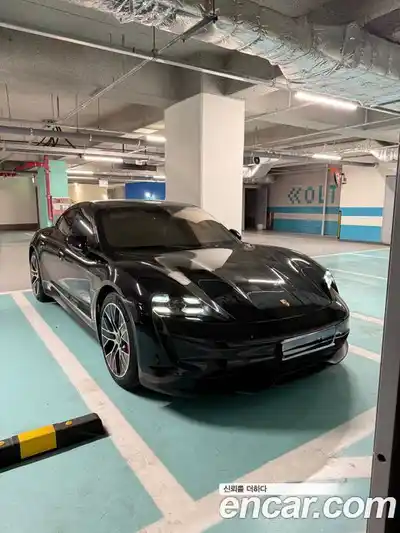 Porsche Taycan, 2021