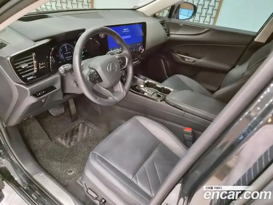 Lexus NX 2025 2.5 вариатор в Москве № 1764994, фото 14