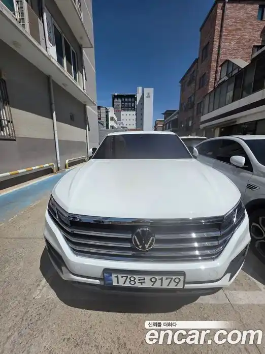 Volkswagen Touareg 2022 3.0 гидро в Москве № 1765365, фото 3
