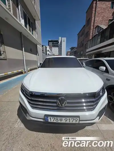 Volkswagen Touareg 2022 3.0 гидро в Москве № 1765365, миниатюра 3