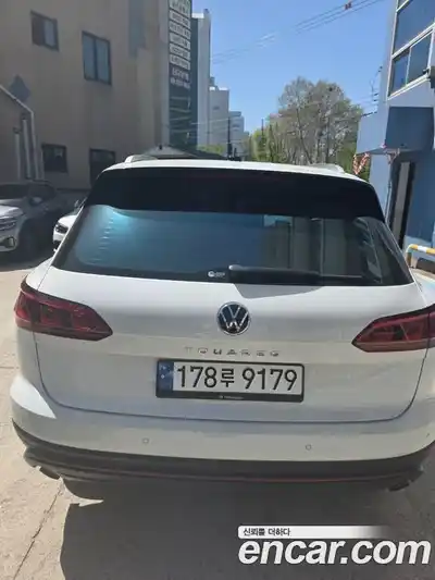 Volkswagen Touareg 2022 3.0 гидро в Москве № 1765365, миниатюра 4