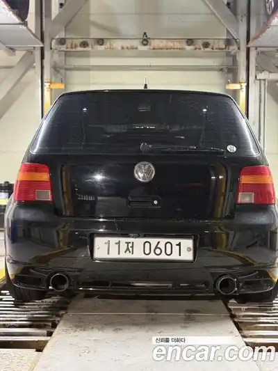 Volkswagen Golf 2003 1.8 механика в Москве № 1765418, миниатюра 5
