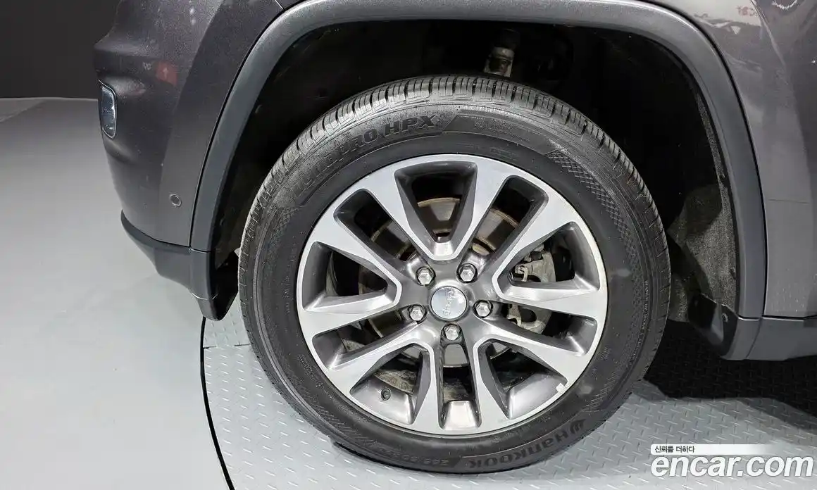 Jeep Cherokee 2018 3.6 гидро в Москве № 1766441, фото 5