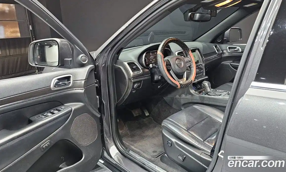 Jeep Cherokee 2018 3.6 гидро в Москве № 1766441, фото 10