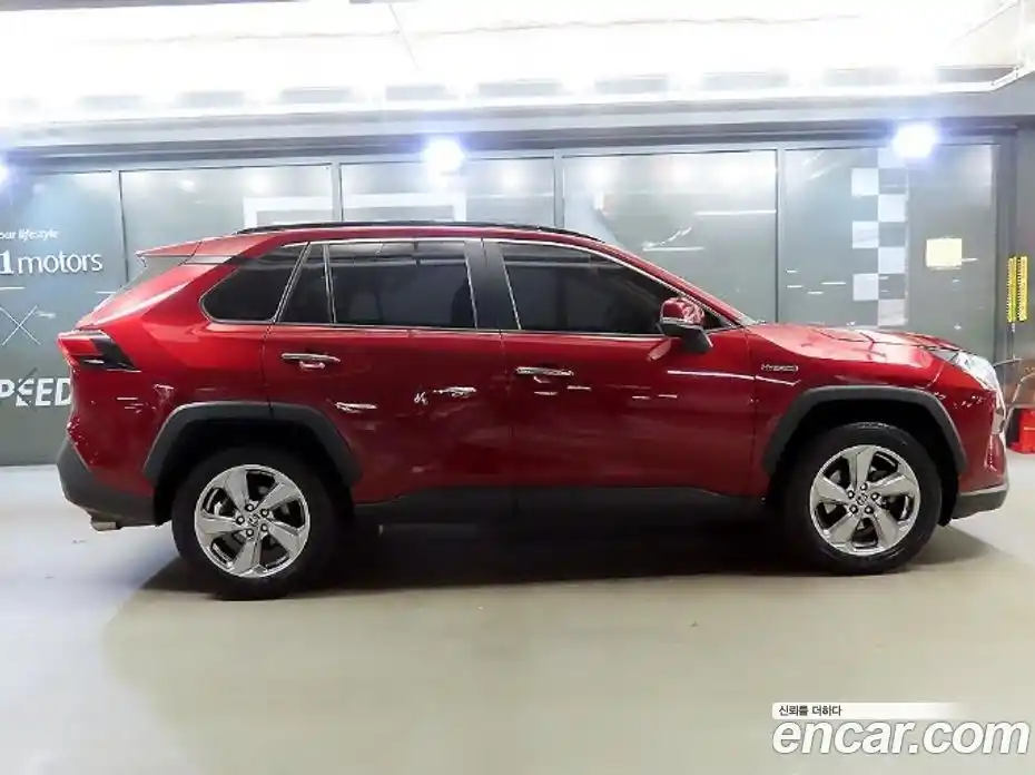 Toyota RAV4 2020 2.5 гидро в Москве № 1766952, фото 3