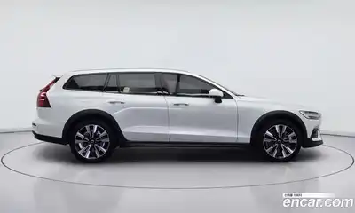 Volvo V60 2025 2.0 гидро в Москве № 176922, миниатюра 3
