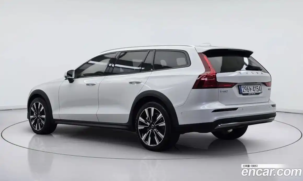 Volvo V60 2025 2.0 гидро в Москве № 176922, фото 4