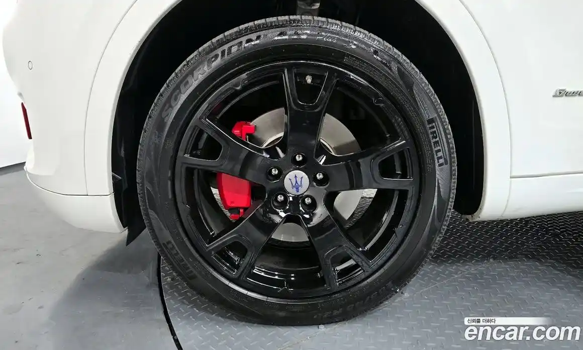 Maserati Levante 2018 3.0 гидро, фото 5