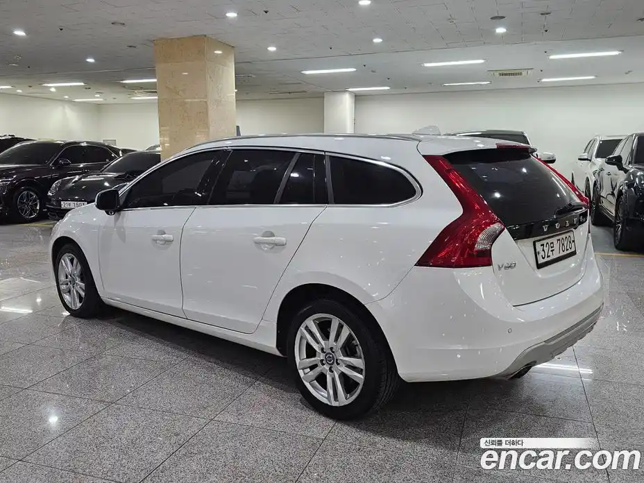 Volvo V60 2013 2.0 гидро в Москве № 195994, фото 3