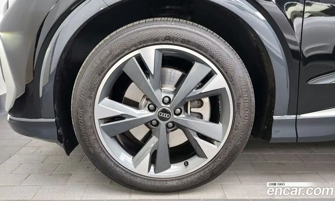 Audi Q4 e-tron 2022 0.2 гидро в Москве № 204972, фото 5