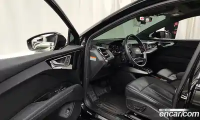 Audi Q4 e-tron 2022 0.2 гидро в Москве № 204972, миниатюра 10