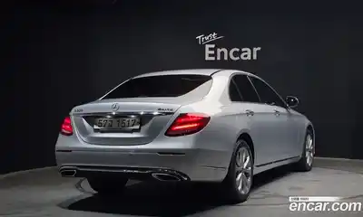 Mercedes-Benz E-Class 2018 2.0 гидро, миниатюра 2