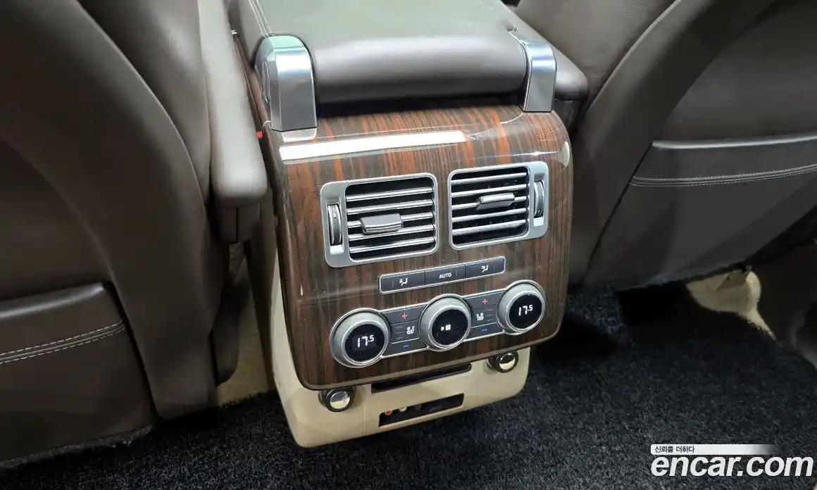 Land Rover Range-Rover 2015 4.4 гидро в Москве № 213748, фото 17