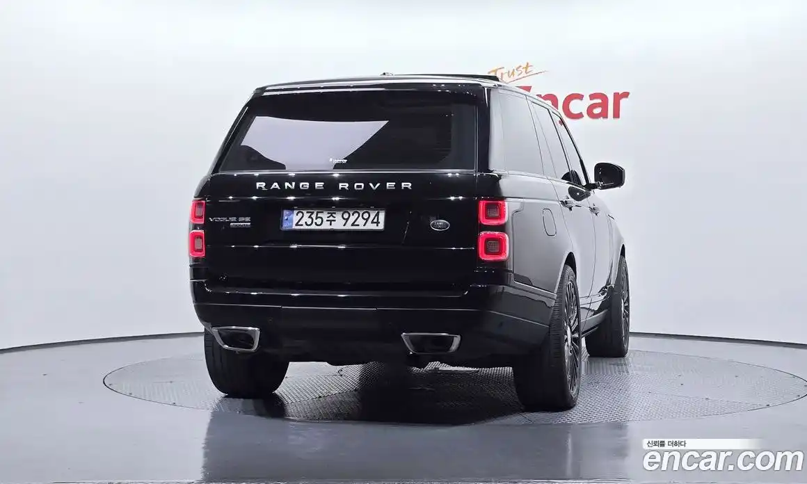 Land Rover Range-Rover 2015 4.4 гидро в Москве № 213748, фото 4