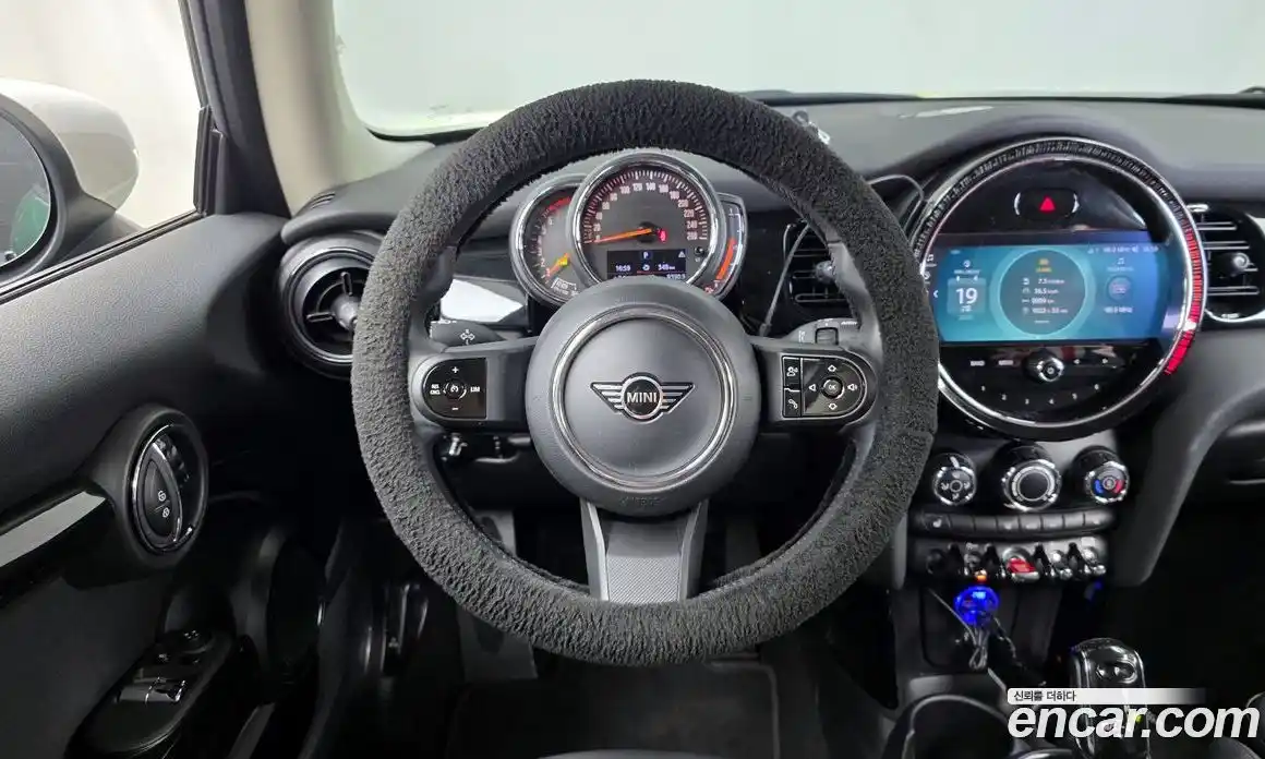 Mini Cooper 2022 1.5 гидро в Москве № 223947, фото 13