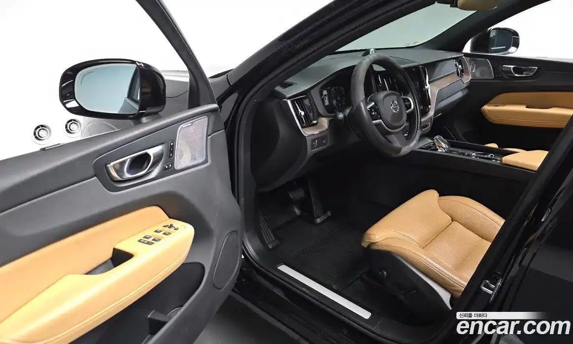 Volvo XC60 2021 2.0 гидро в Москве № 230453, фото 10