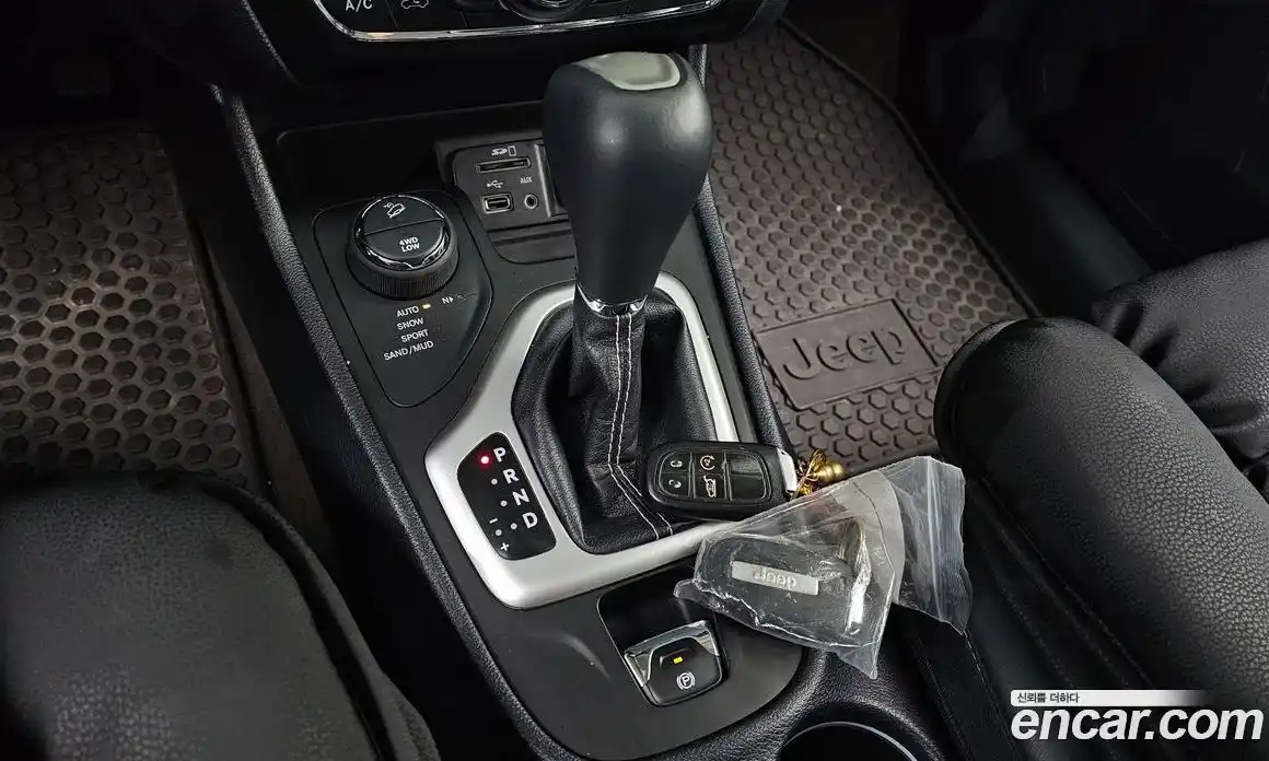 Jeep Cherokee 2017 2.2 гидро в Москве № 232661, фото 9