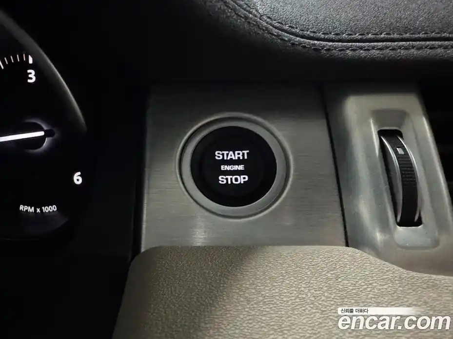 Land Rover Range-Rover Evoque 2018 2.0 гидро в Москве № 166725, фото 18
