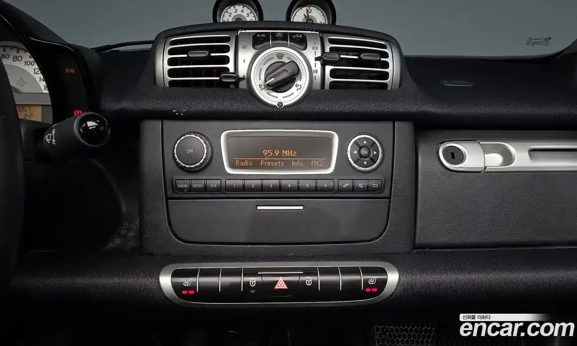 Smart Fortwo 2011 1.0 робот в Москве № 1760811, фото 13