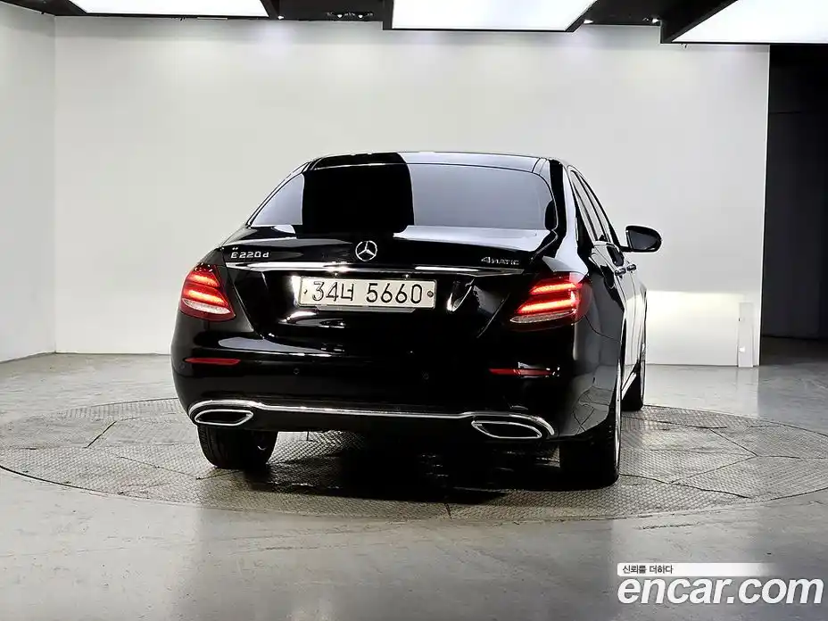 Mercedes-Benz E-Class 2017 1.9 гидро в Москве № 1762689, фото 4