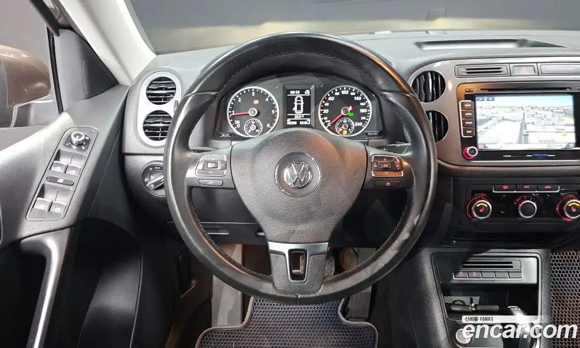 Volkswagen Tiguan 2014 2.0 гидро в Москве № 1765178, фото 13