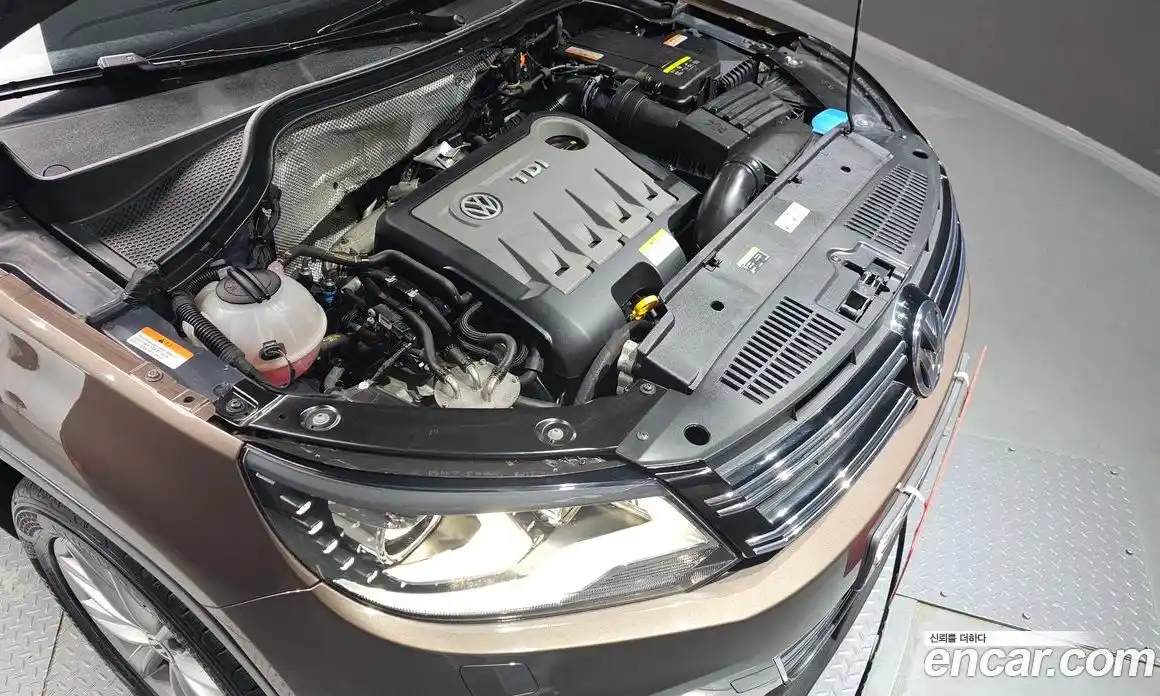 Volkswagen Tiguan 2014 2.0 гидро в Москве № 1765178, фото 6