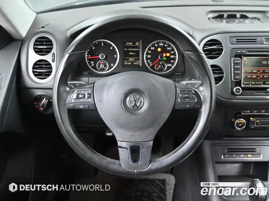 Volkswagen Tiguan 2015 2.0 гидро в Москве № 215326, фото 13