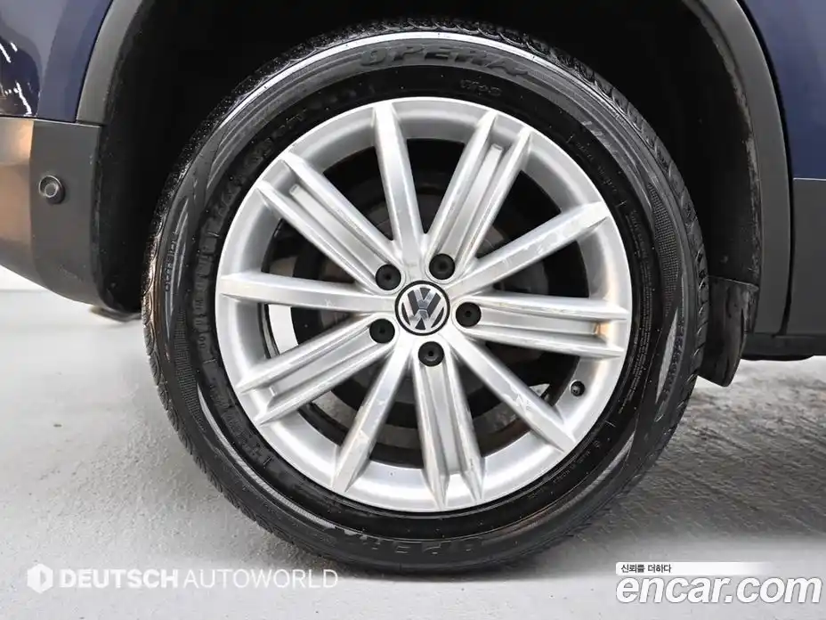 Volkswagen Tiguan 2015 2.0 гидро в Москве № 215326, фото 5