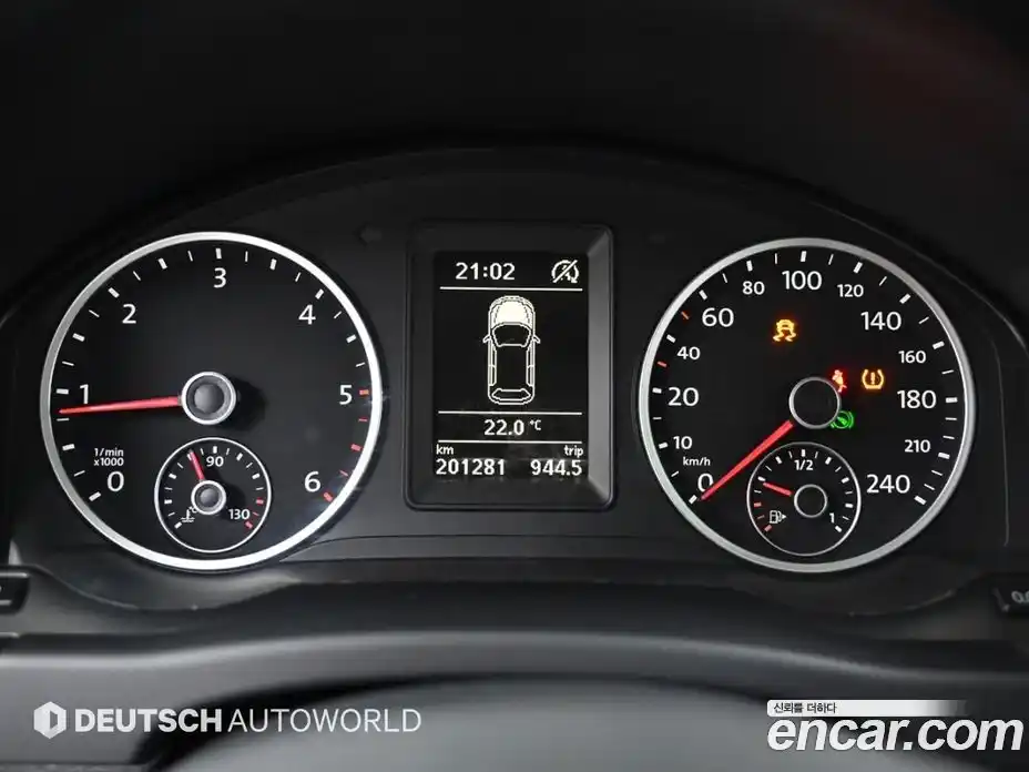 Volkswagen Tiguan 2015 2.0 гидро в Москве № 215326, фото 8