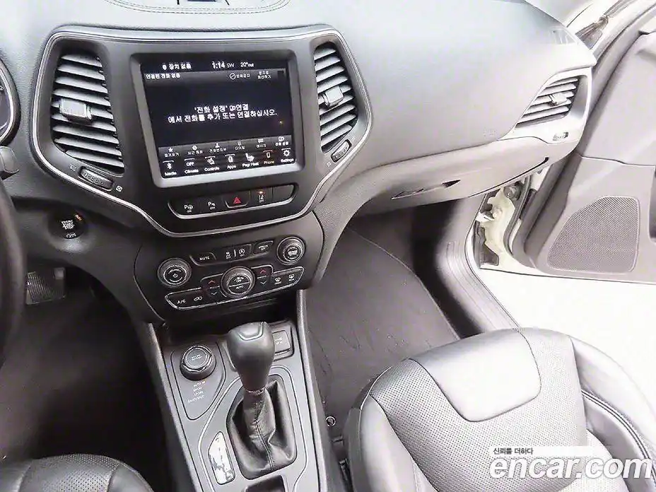 Jeep Cherokee 2018 2.4 гидро в Москве № 584509, фото 7