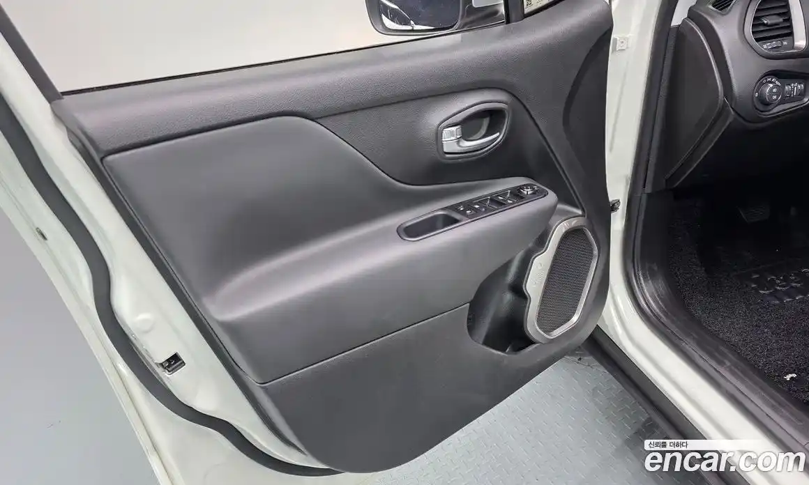 Jeep Renegade 2022 1.3 гидро в Москве № 1294136, фото 14
