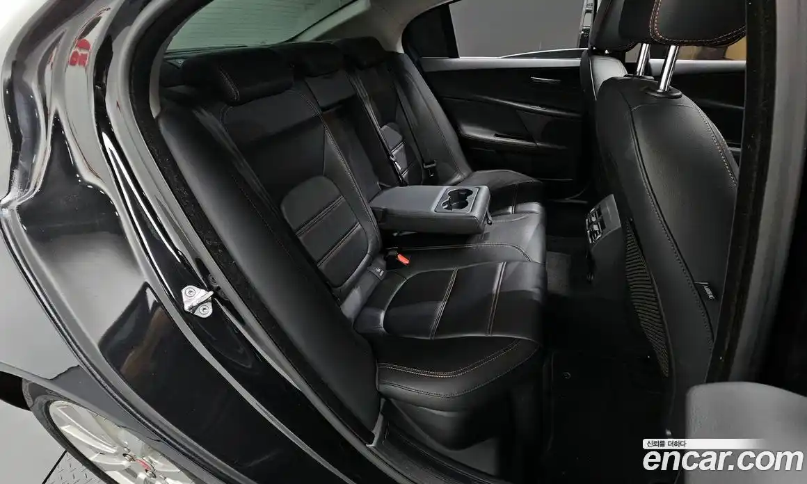Jaguar XE 2017 2.0 гидро в Москве № 1421732, фото 16