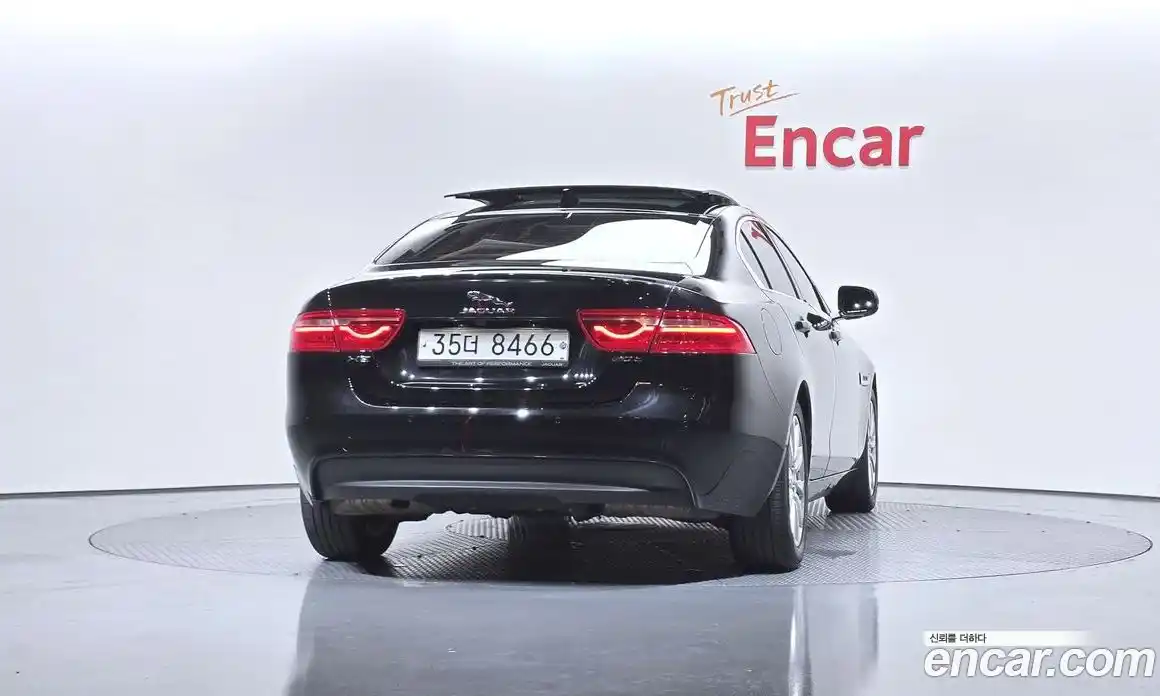 Jaguar XE 2017 2.0 гидро в Москве № 1421732, фото 4
