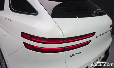 Genesis GV70 2023 2.5 гидро в Москве № 1538920, миниатюра 9