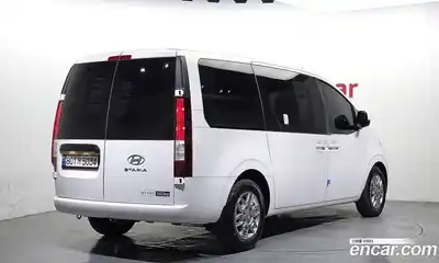 Hyundai Staria 2023 2.2 гидро в Москве № 1830181, миниатюра 2