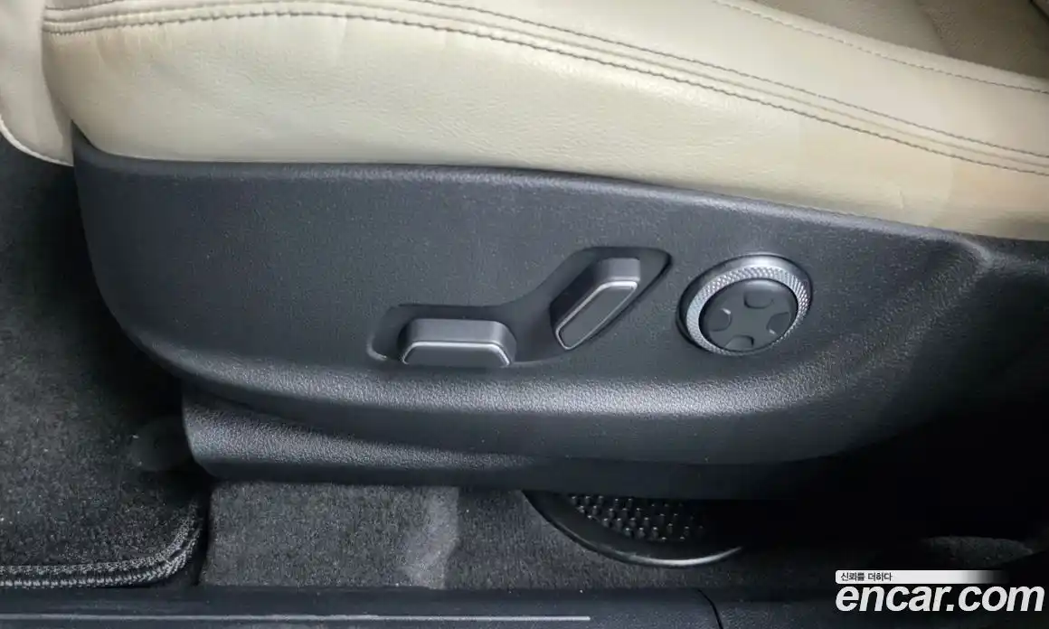 Genesis GV70 2023 2.5 гидро в Москве № 1832335, фото 36