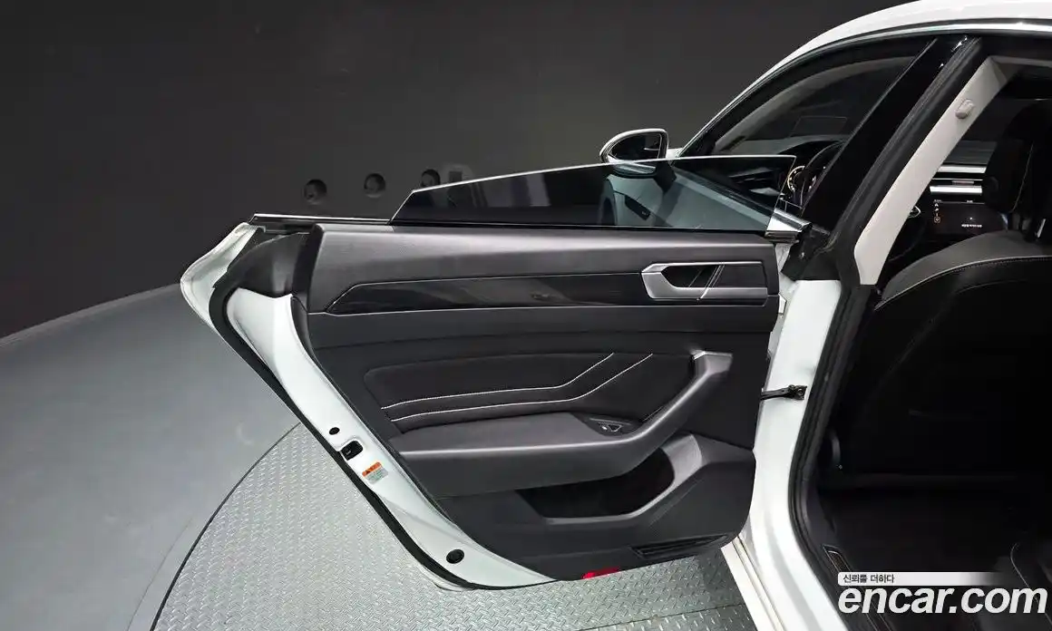 Volkswagen Arteon 2022 2.0 гидро в Москве № 1838027, фото 15