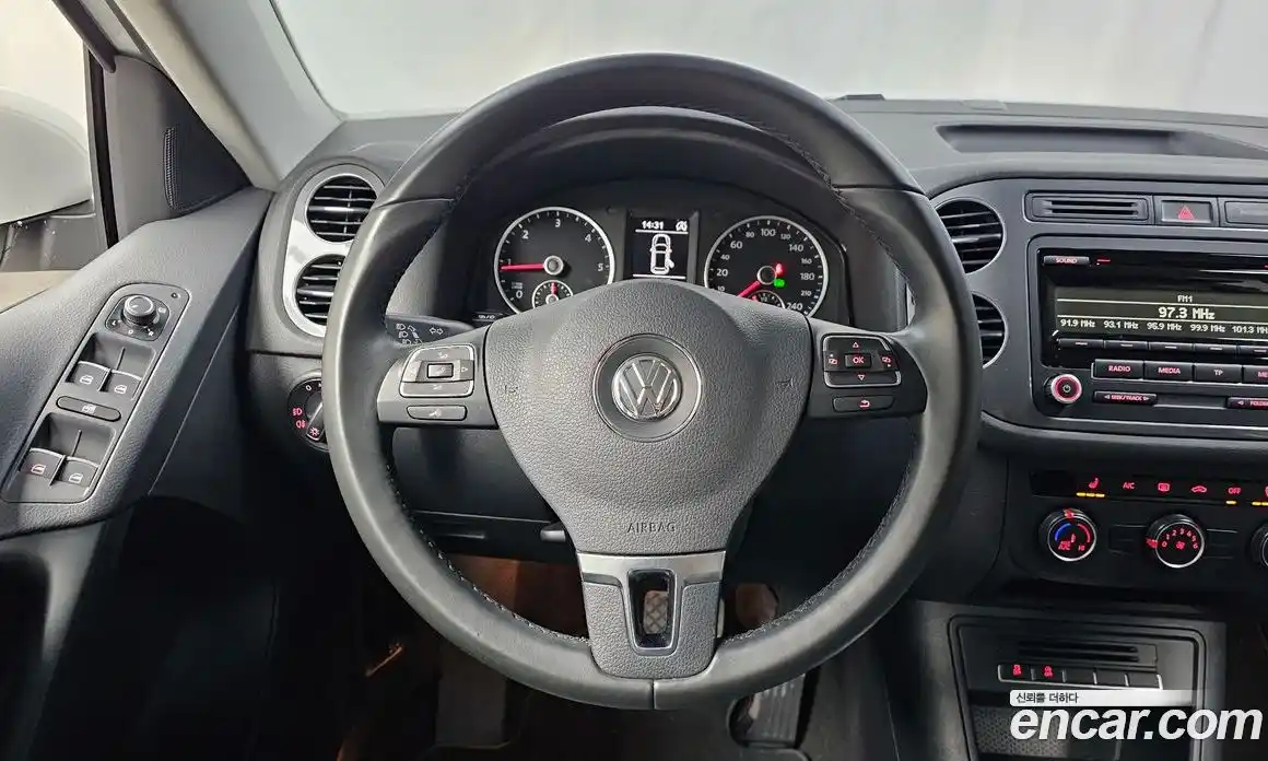 Volkswagen Tiguan 2016 2.0 гидро в Москве № 1838082, фото 13