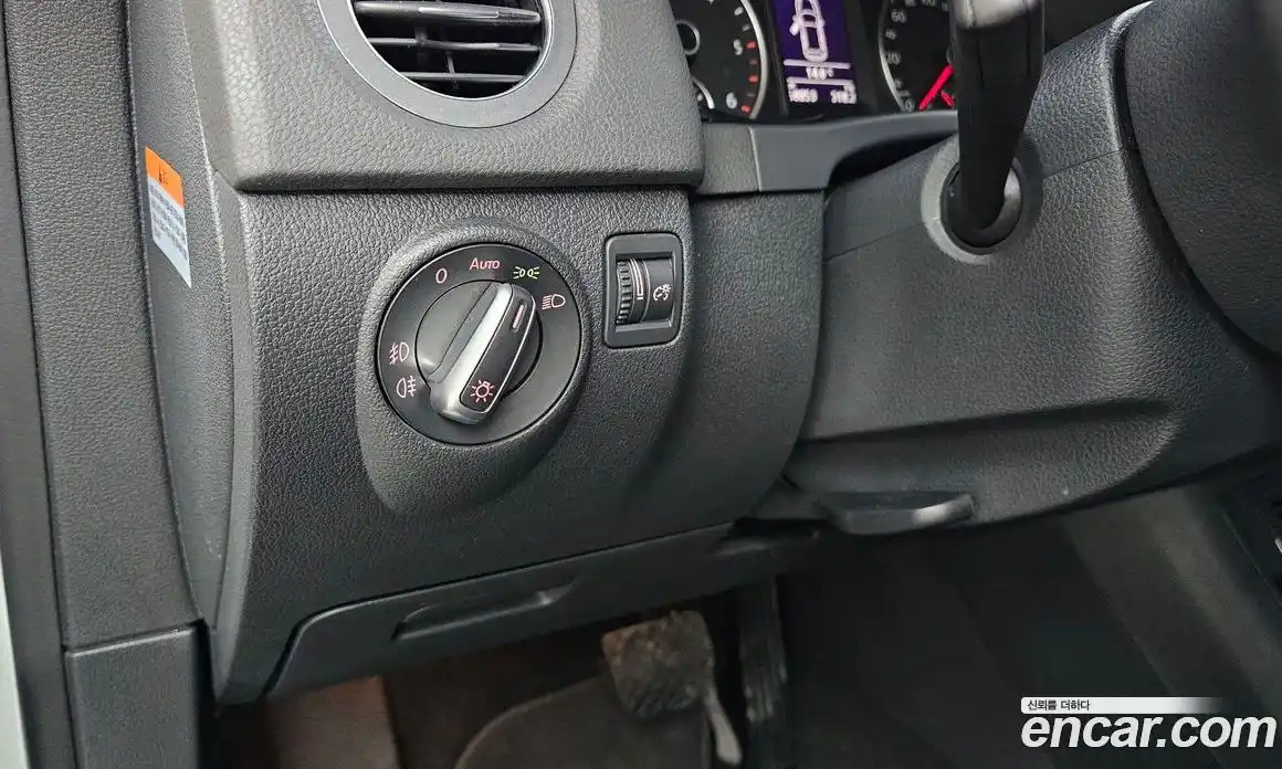 Volkswagen Tiguan 2016 2.0 гидро в Москве № 1838082, фото 15