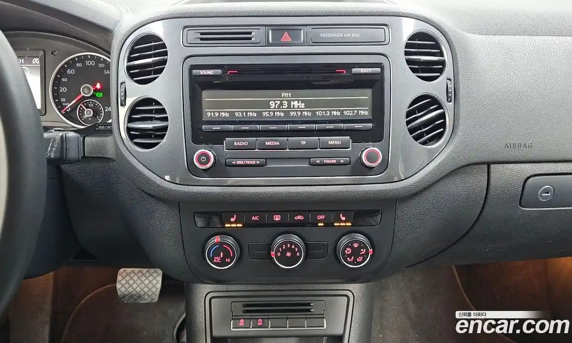 Volkswagen Tiguan 2016 2.0 гидро в Москве № 1838082, фото 16