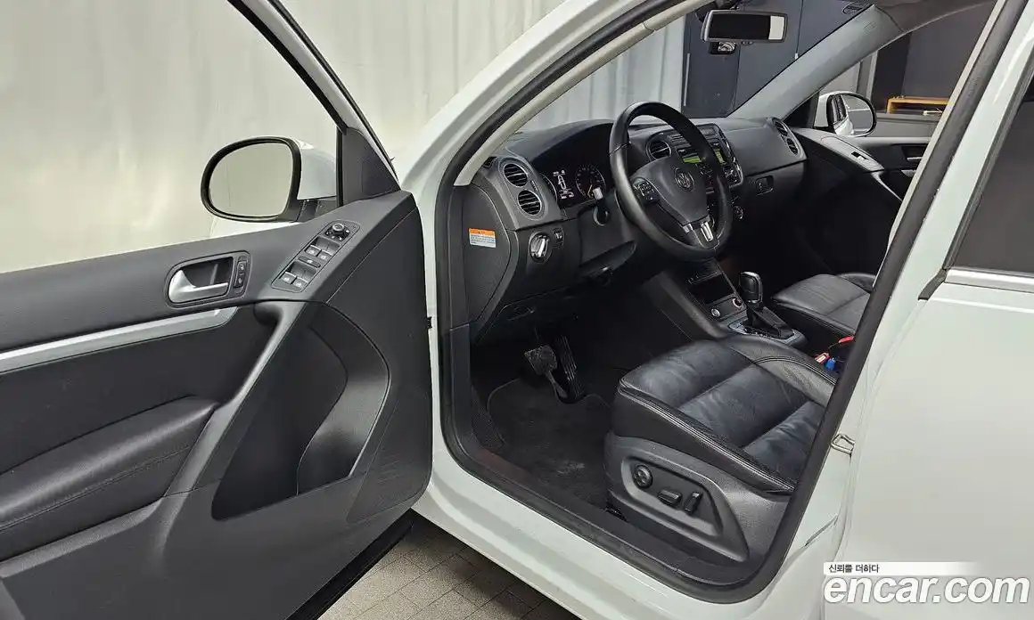 Volkswagen Tiguan 2016 2.0 гидро в Москве № 1838082, фото 10